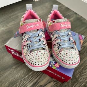 Sketchers Twinkle-Toes Light Up Girl Shoe, Size 2